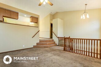 2 Aspen Pointe Dr in St. Peters, MO - Foto de edificio - Building Photo