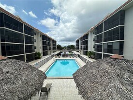 9395 Pennsylvania Ave in Bonita Springs, FL - Building Photo