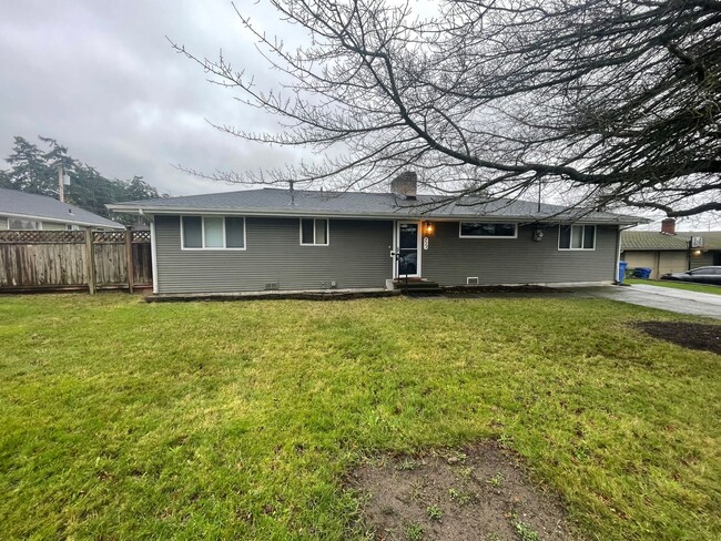 711 NE 7th Ave in Oak Harbor, WA - Building Photo - Building Photo