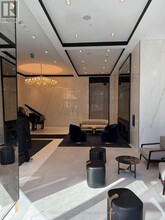 8-2108 Wellesley St W in Toronto, ON - Building Photo - Building Photo