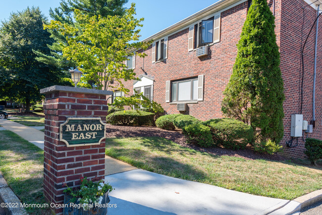 property at 189 Manor E