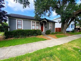 628 Division St in Lake Charles, LA - Building Photo
