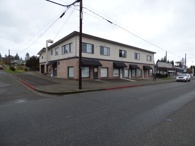 property at 820 S Center