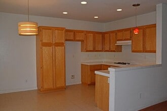 12982 Dos Palmas Rd in Victorville, CA - Building Photo - Building Photo