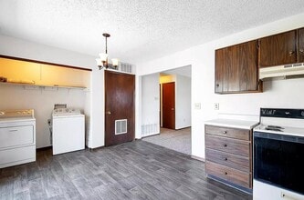 805 S Bonn St in Wichita, KS - Building Photo - Building Photo