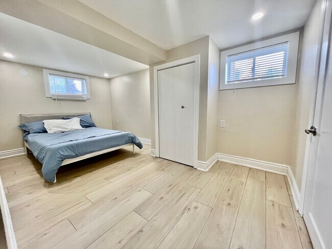 120 Eastchester Av in St Catharines, ON - Building Photo - Building Photo