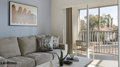 3695 Island Club Dr in North Port, FL - Foto de edificio - Building Photo