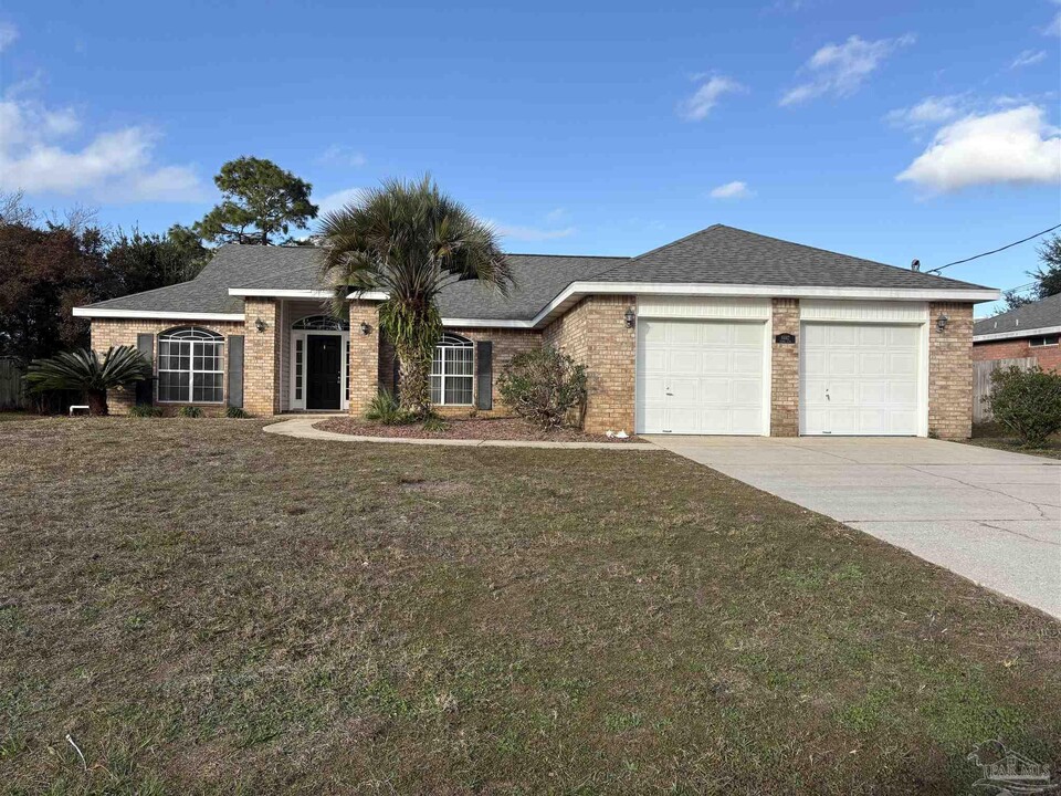 6442 Arbor Ln in Gulf Breeze, FL - Building Photo