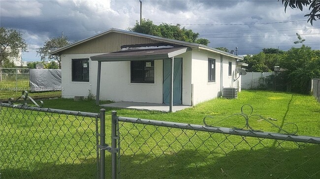 property at 521 NW 10th St