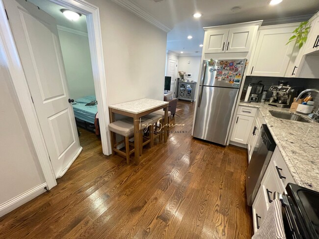 41 W Walnut Park in Boston, MA - Building Photo - Building Photo