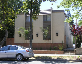 2122 S St in Sacramento, CA - Building Photo - Building Photo