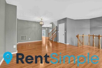 25201 Dunvegan Square in Chantilly, VA - Building Photo - Building Photo