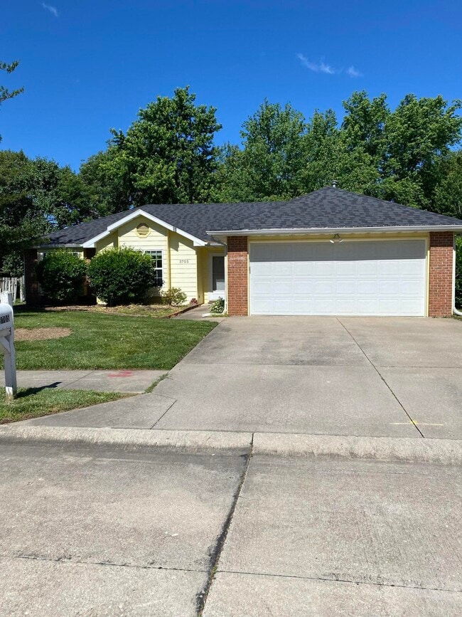 3705 Lupine Dr