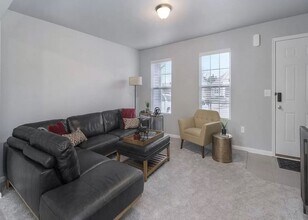 8742 Jane Ann Cir in Richland, MI - Building Photo - Building Photo