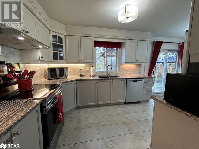 10 Wright St in New Tecumseth, ON - Building Photo - Building Photo