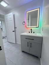 338 Prestley Rd, Unit #2 in Bridgeville, PA - Foto de edificio - Building Photo