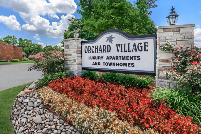 Orchard Village Apartments in Ballwin, MO - Building Photo - Building Photo