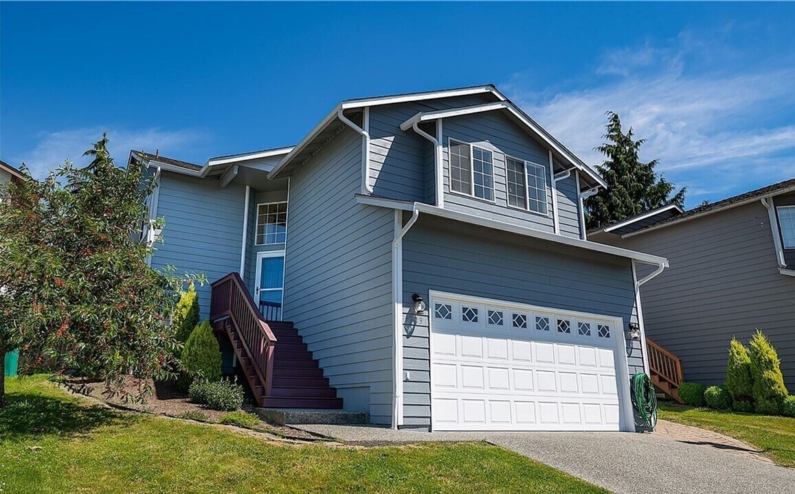 223 81st Dr SE in Lake Stevens, WA - Building Photo