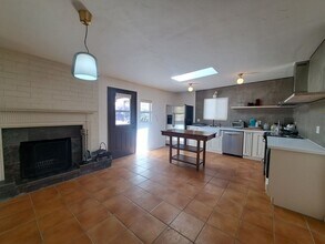 4393 Old Woman Springs Rd in Yucca Valley, CA - Building Photo - Building Photo