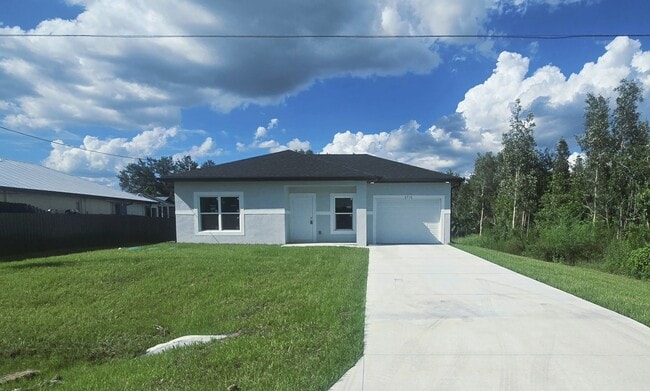property at 4609 Loraine Ave S