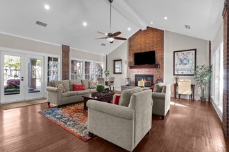 Preston Bend in Dallas, TX - Foto de edificio - Building Photo