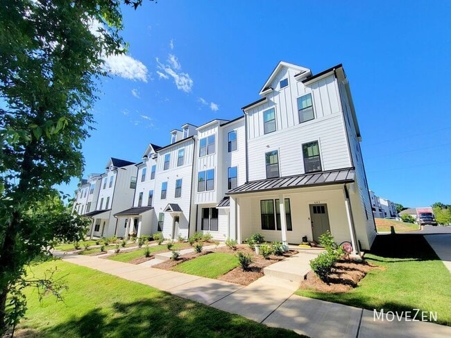 645 District Ct in Fort Mill, SC - Foto de edificio - Building Photo