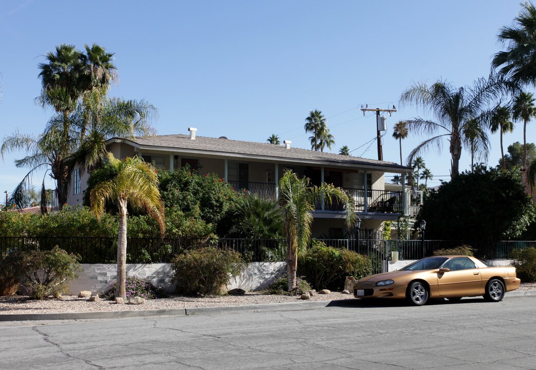 1674 S Via Salida in Palm Springs, CA - Building Photo