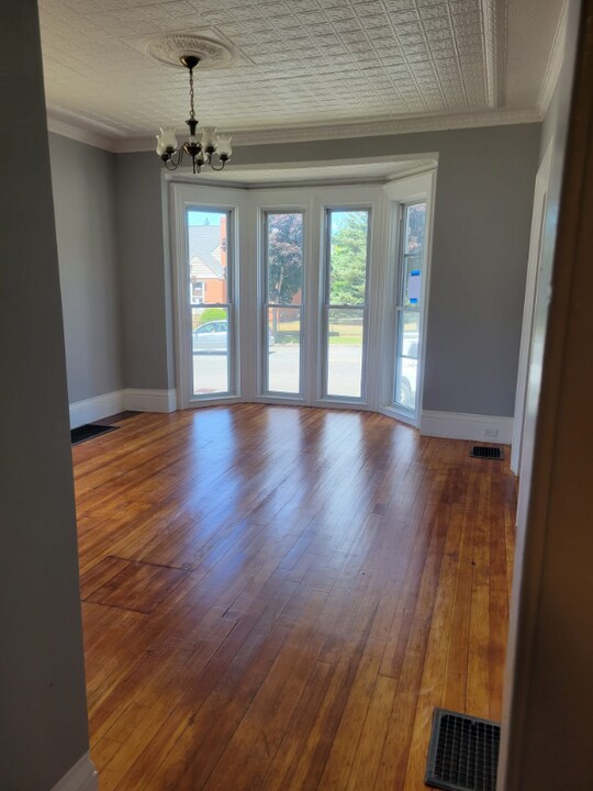 427 Hanover St in Manchester, NH - Building Photo