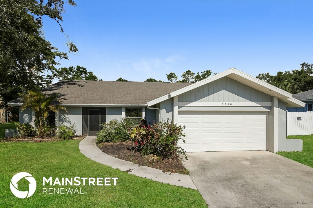 16280 Willow Stream Ln in North Fort Myers, FL - Building Photo