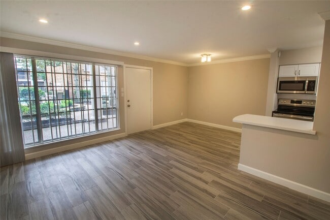 property at 2121 Fountain View Dr