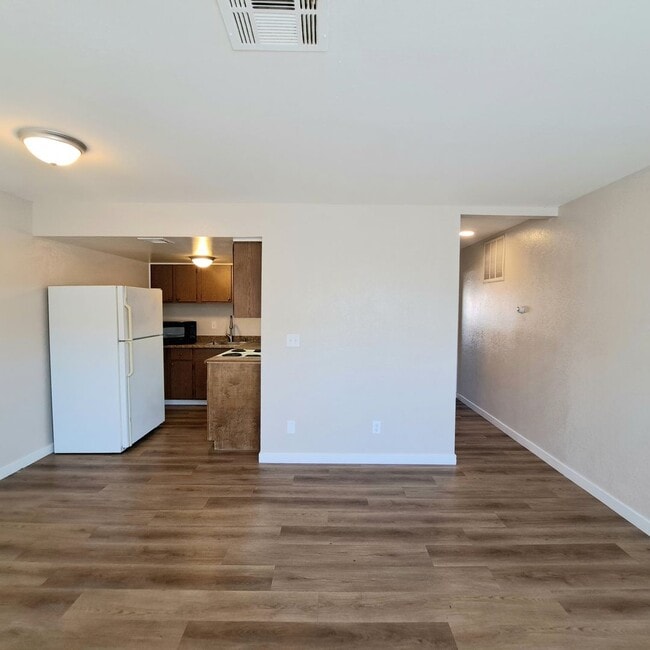 4708 Thunderbolt Ave in Las Vegas, NV - Building Photo - Building Photo