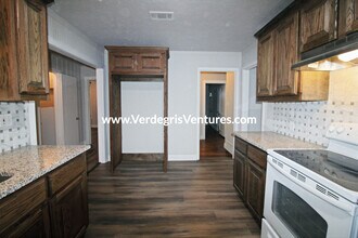 4904 Calmont Ave in Fort Worth, TX - Foto de edificio - Building Photo