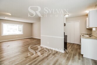 1406 Cliffwood Dr in Greensboro, NC - Building Photo - Building Photo
