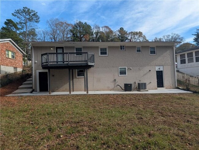 property at 2435 Bouldercliff Way SE