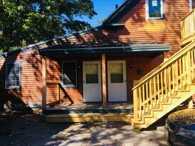 288 Pleasant St in Eliot, ME - Building Photo