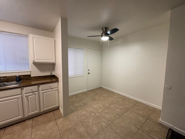 331 E 5th St, Unit apartment in National City, CA - Building Photo - Building Photo