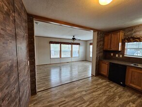130 Windsor Cir in Utica, NY - Building Photo - Building Photo