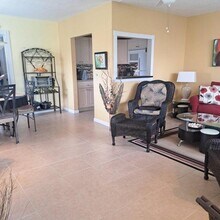 125 Norwich F in West Palm Beach, FL - Building Photo - Building Photo