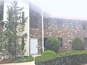 23 Sierra Ct in Coram, NY - Building Photo - Building Photo