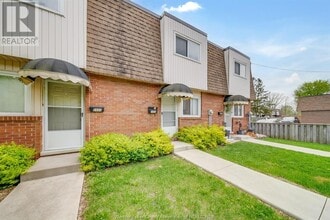 5486 Lassaline Ave in Windsor, ON - Building Photo - Building Photo