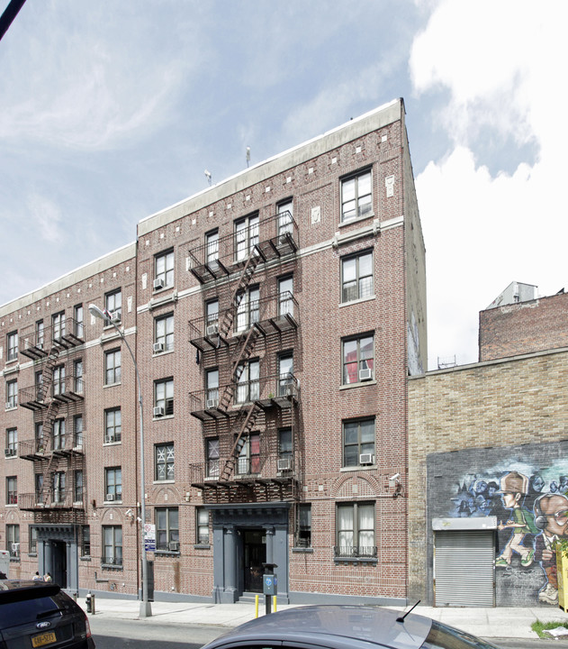 2489 Tiebout Ave in Bronx, NY - Building Photo