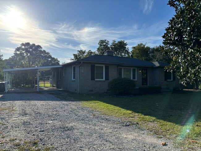 1021 Seminole Dr in West Columbia, SC - Building Photo - Building Photo