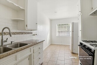 1112 W 92nd St in Los Angeles, CA - Foto de edificio - Building Photo