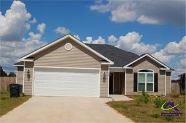 120 Raymond Cir in Warner Robins, GA - Building Photo