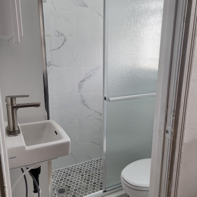 435 N 39th St, Unit 3rd Floor