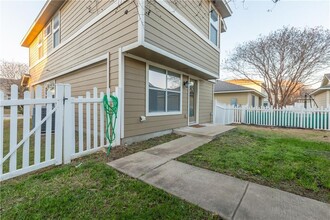 609 Rolling Oak Dr in Round Rock, TX - Building Photo - Building Photo