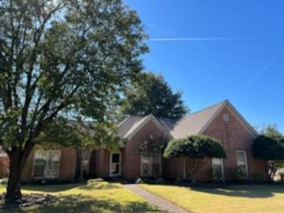 7587 Dexter Manor Dr in Memphis, TN - Building Photo