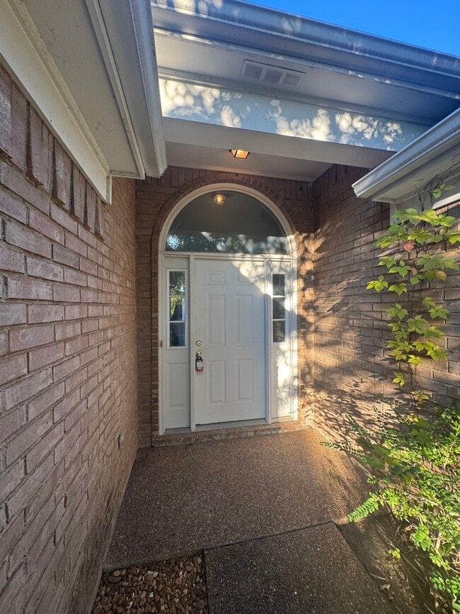 2817 Misty Bay Dr