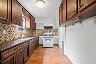 7430 Mount St in Houston, TX - Building Photo