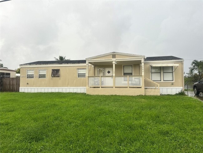 property at 3082 Hibiscus Cir